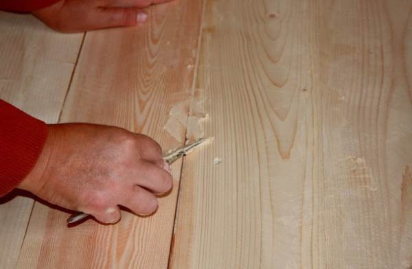 نحوه تراز کردن کف چوبی با استفاده از سنباده